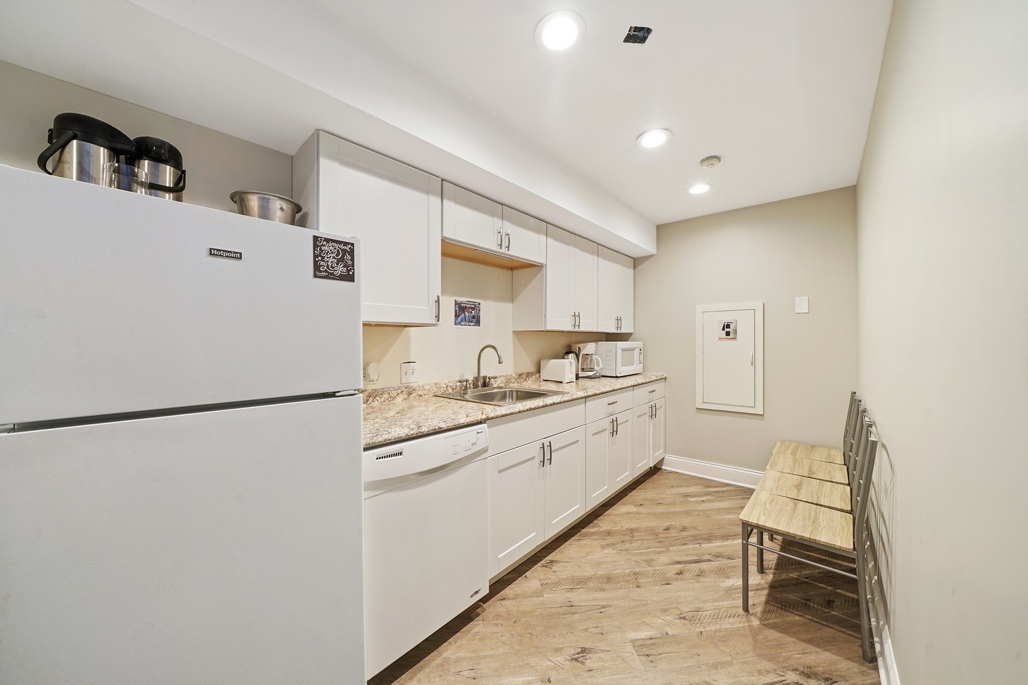 1000 N Milwaukee Ave Property Photo 12