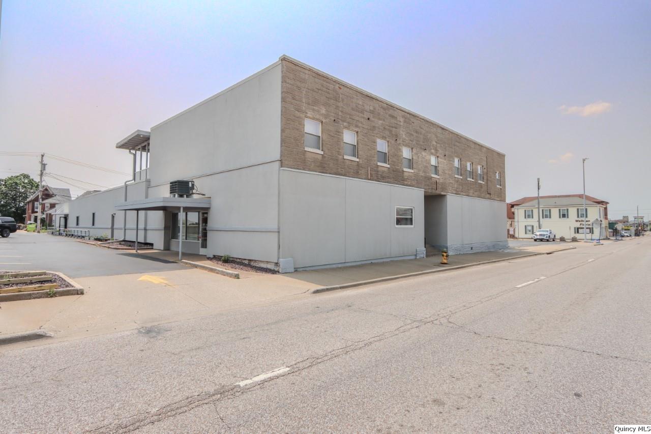 1128 Broadway St Property Photo 1
