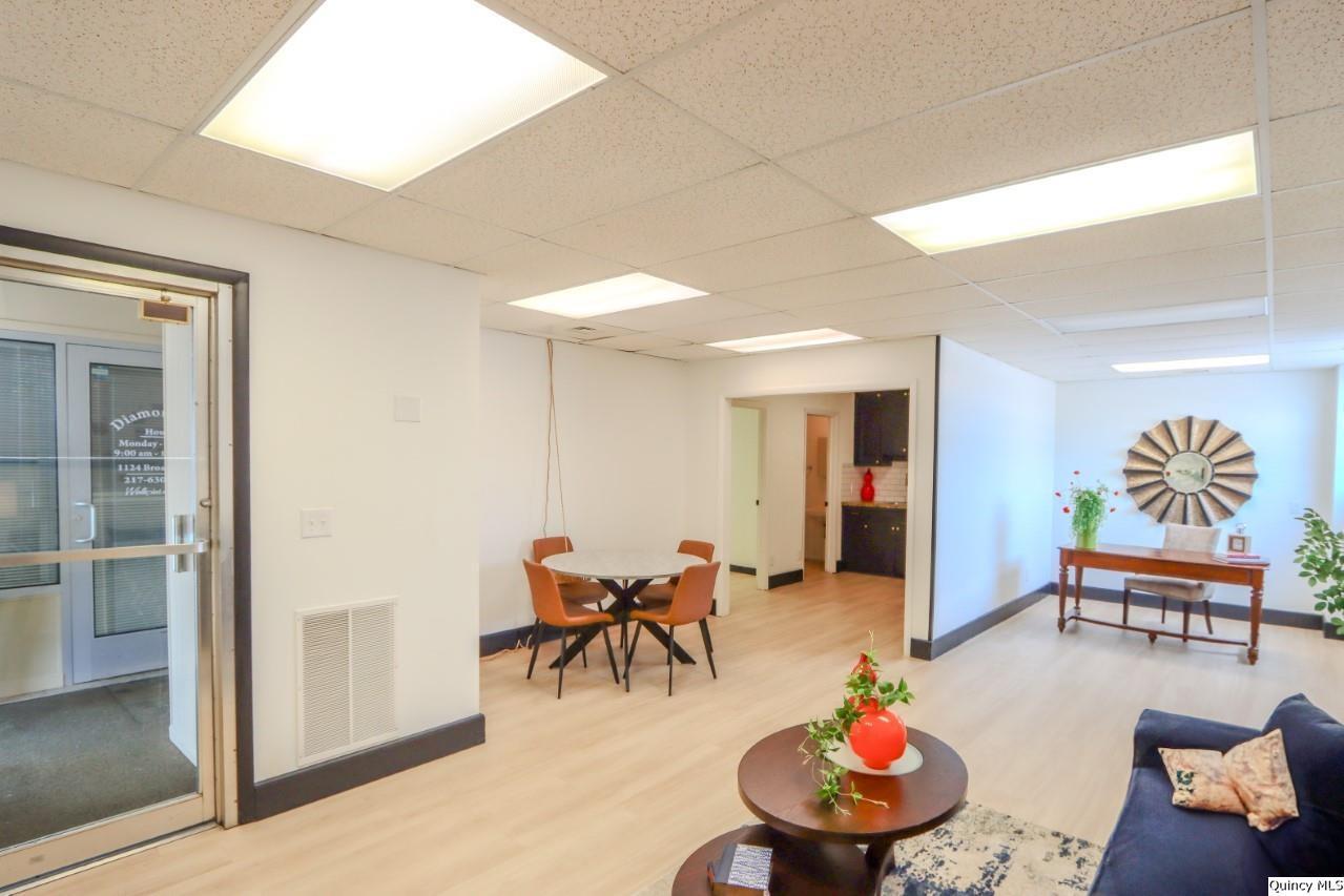 1128 Broadway St Property Photo 4