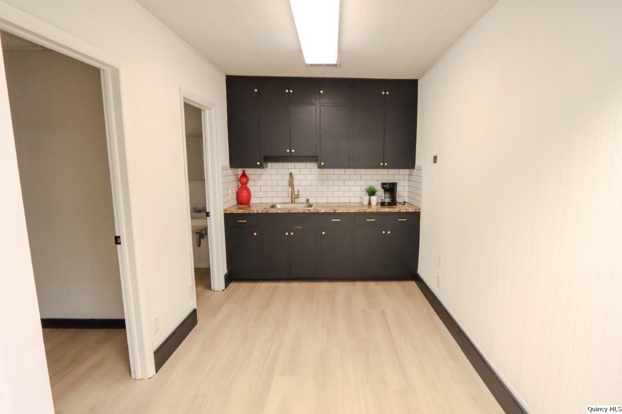 1128 Broadway St Property Photo 8
