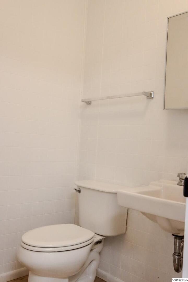 1128 Broadway St Property Photo 10