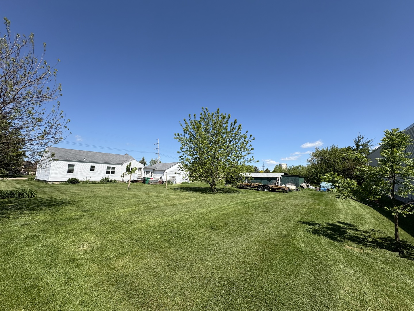 1033 S Wheeling Road Property Photo 4