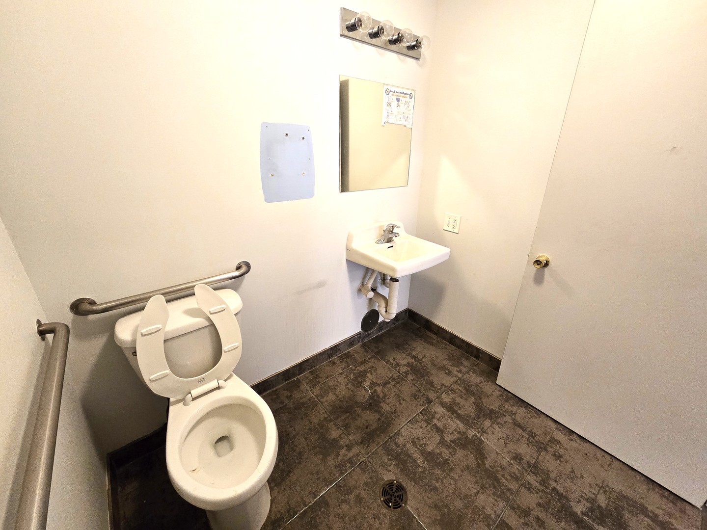 311 W 23rd Street Property Photo 9
