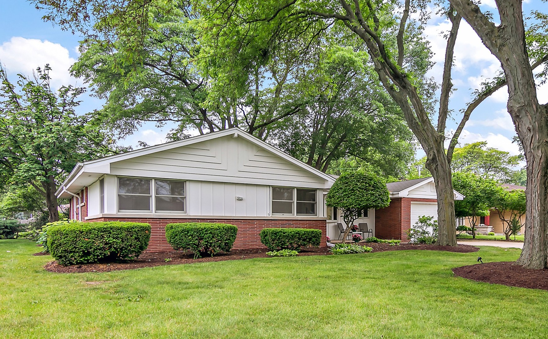 6231 W 127th Place Property Photo 1