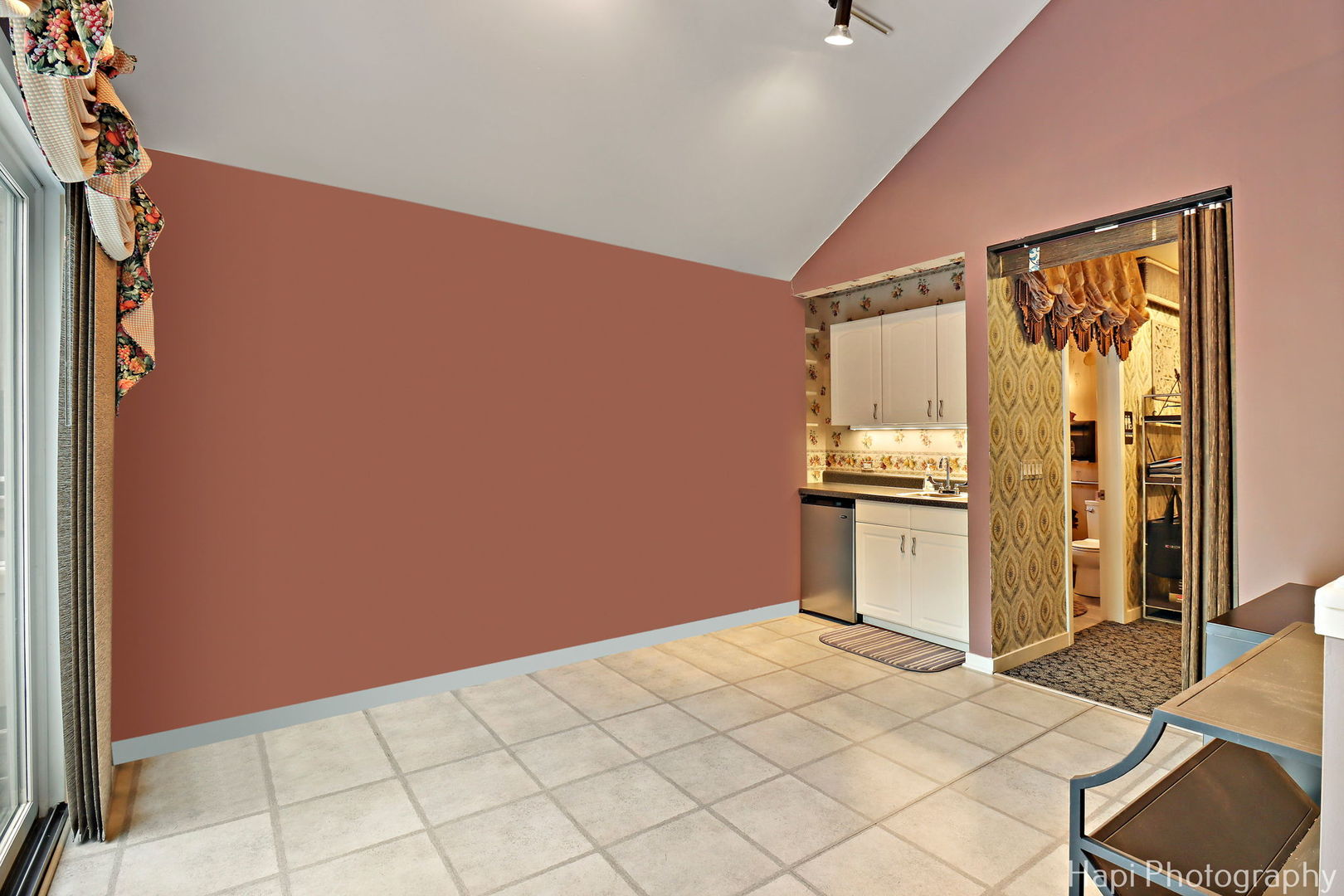401 E Park Avenue Property Photo 8