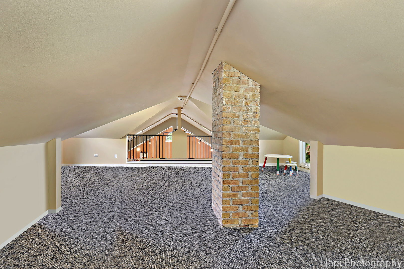 401 E Park Avenue Property Photo 10