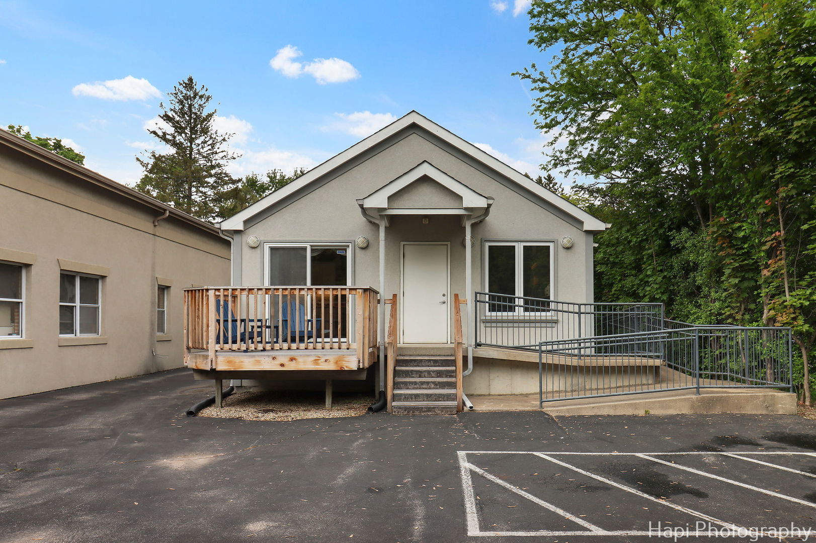 401 E Park Avenue Property Photo 14