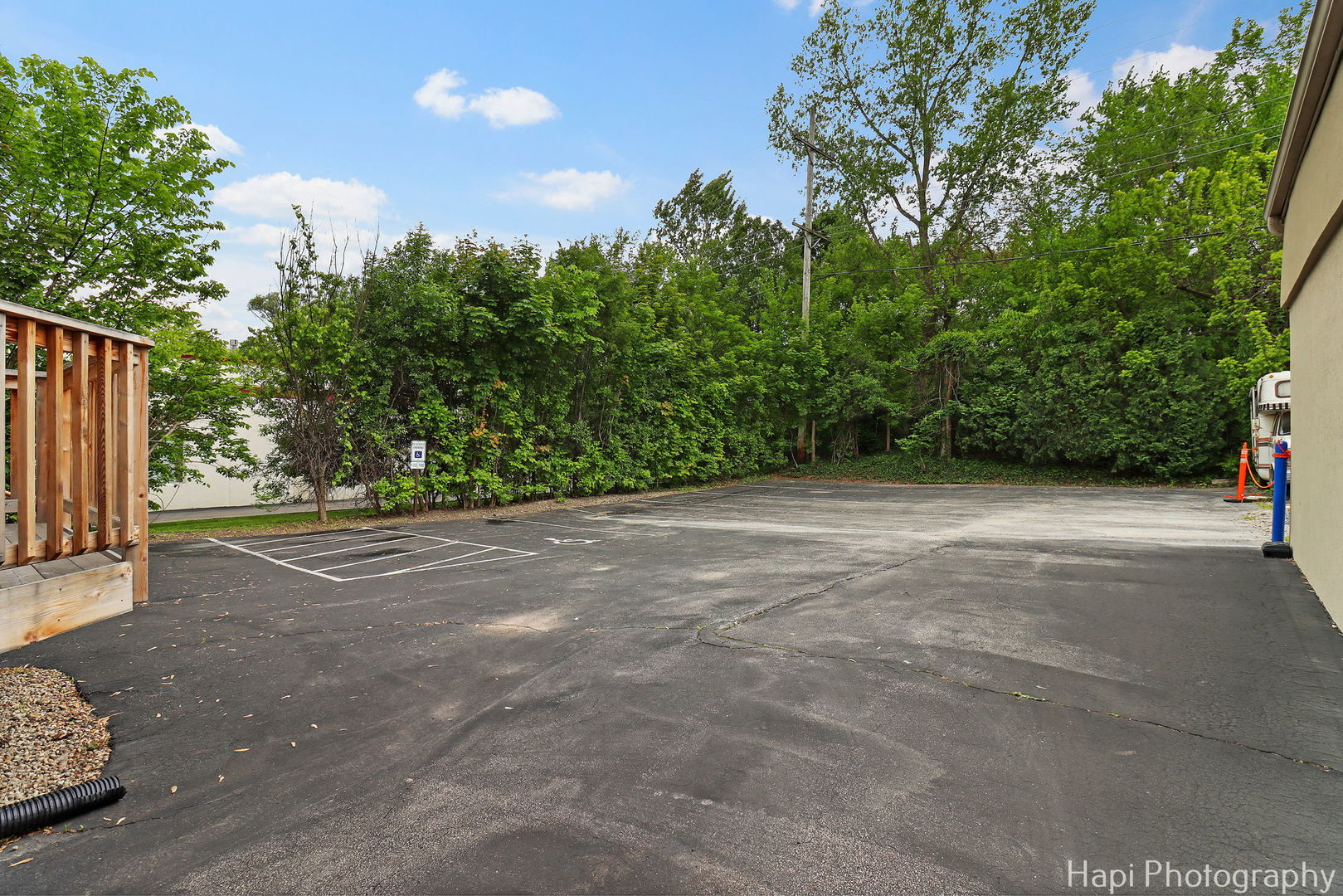 401 E Park Avenue Property Photo 15