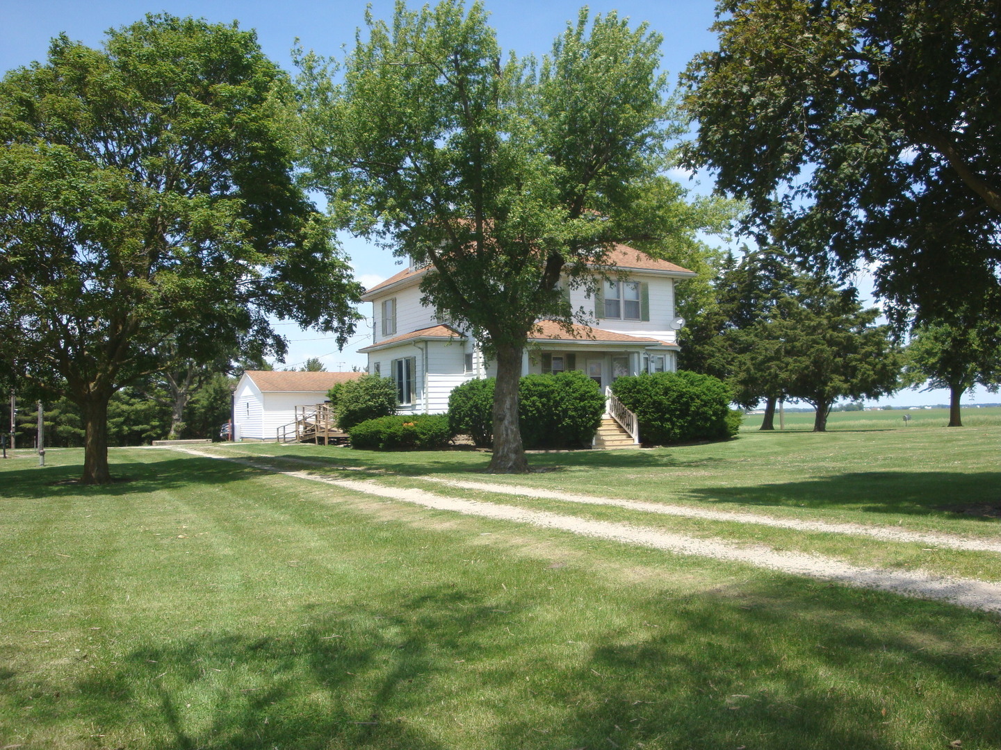 1698 E 1000 N Road Property Photo 1