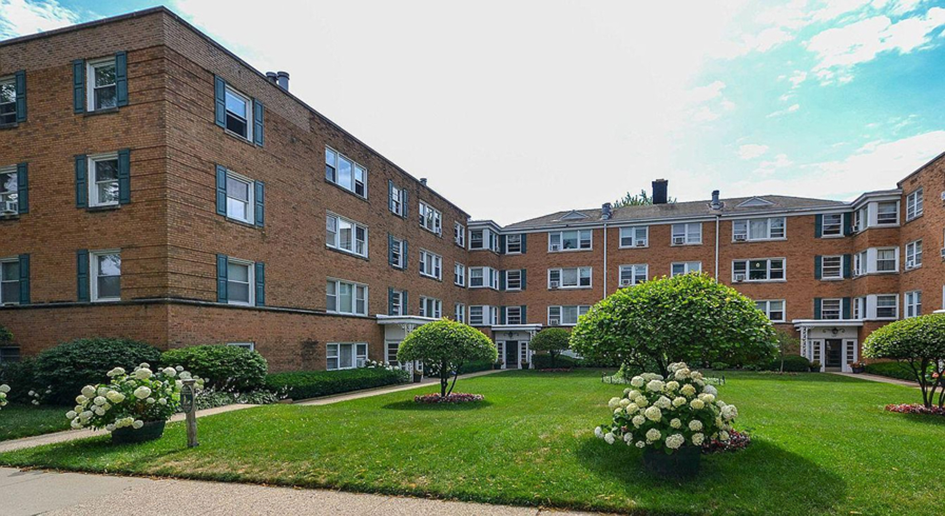 520 Michigan Avenue 1w Property Photo 1