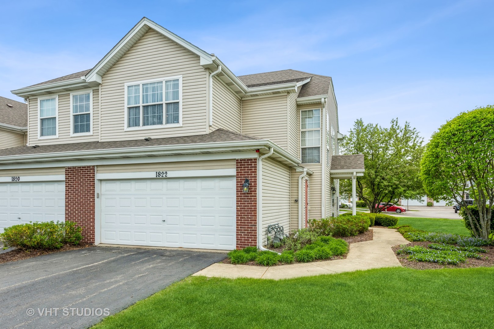 1822 GOLDEN GATE Lane