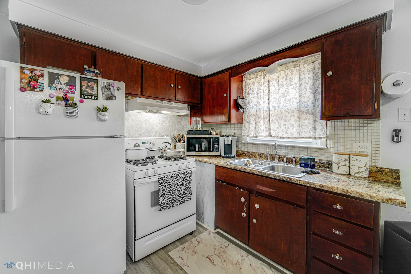 11824 S Karlov Avenue Property Photo 5