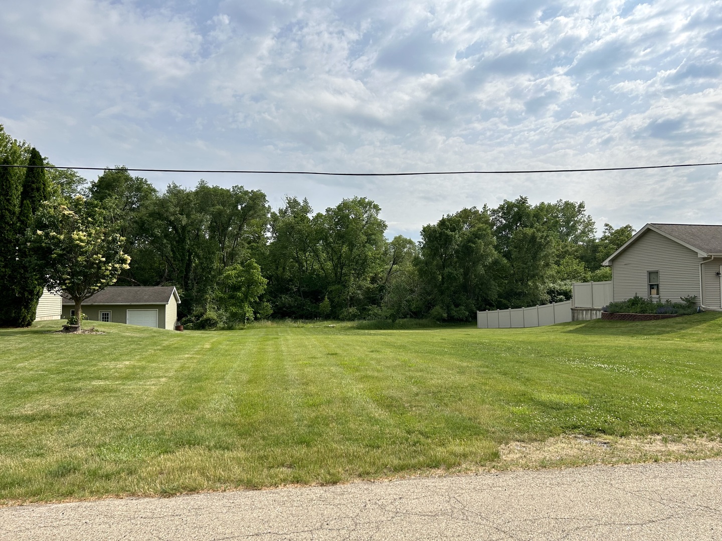 511 W Washington Street Property Photo 1