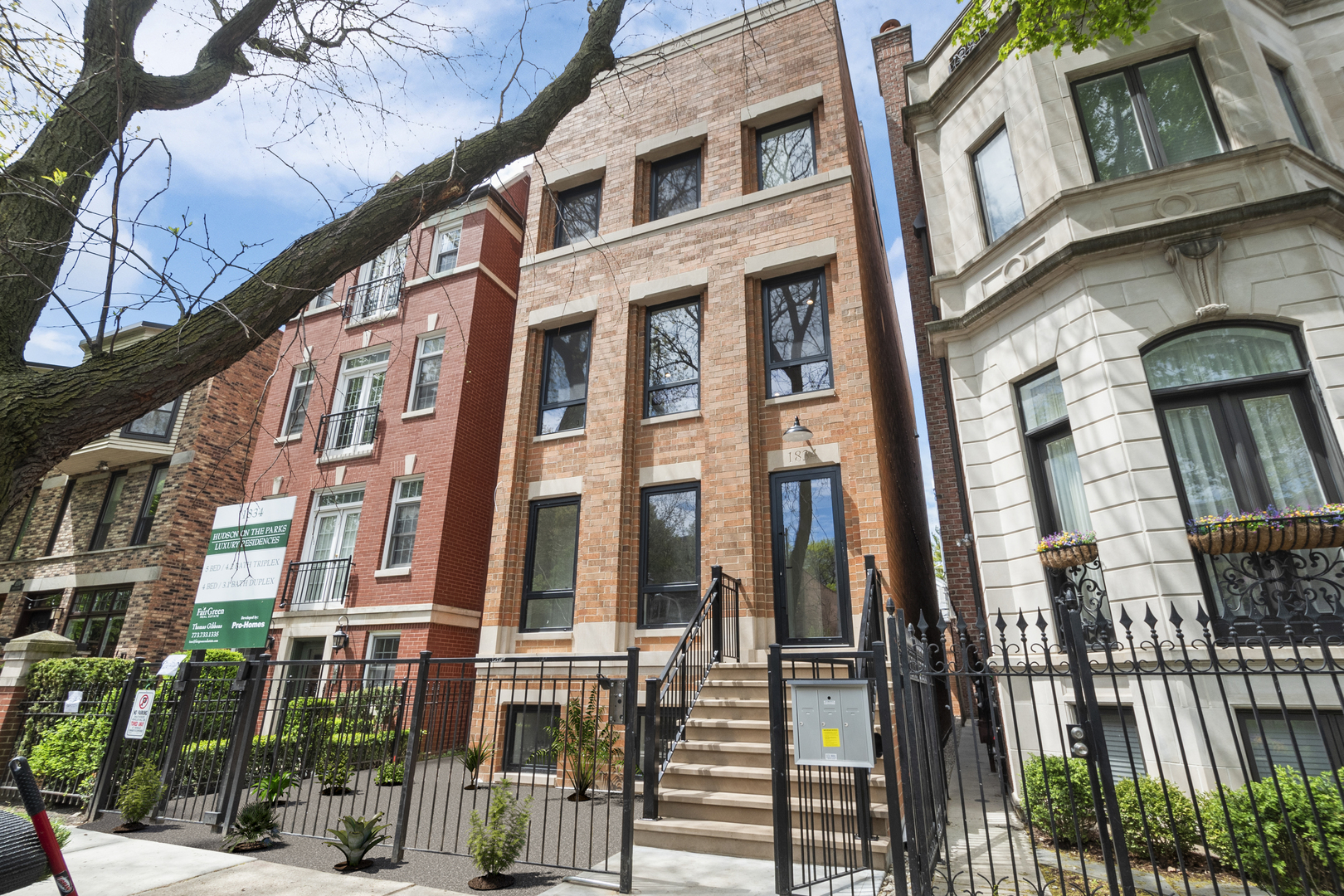 1834 N Hudson Avenue 2 Property Photo 1