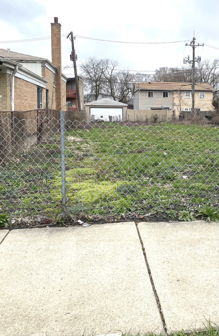 728 E 95th Street Property Photo 1