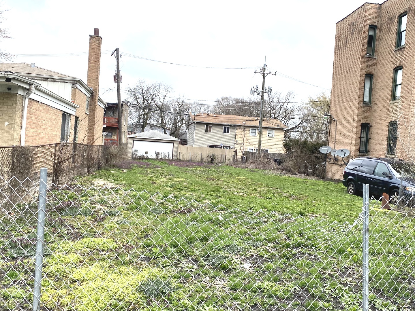 728 E 95th Street Property Photo 2