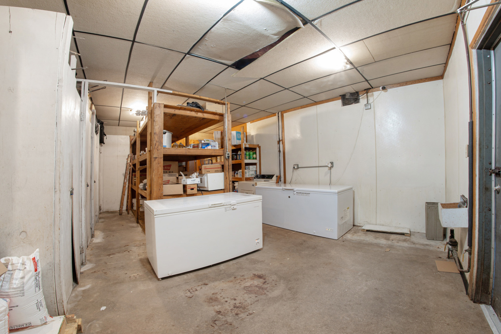 10 E Hitt Street Property Photo 18