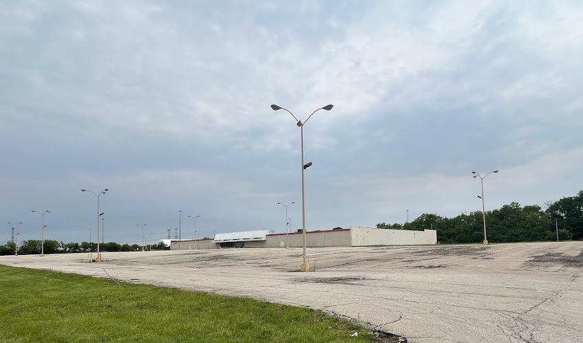 1500 W Lincoln Highway Property Photo 2