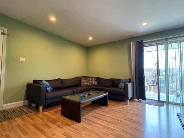 10811 S Keating Avenue 3se Property Photo 4