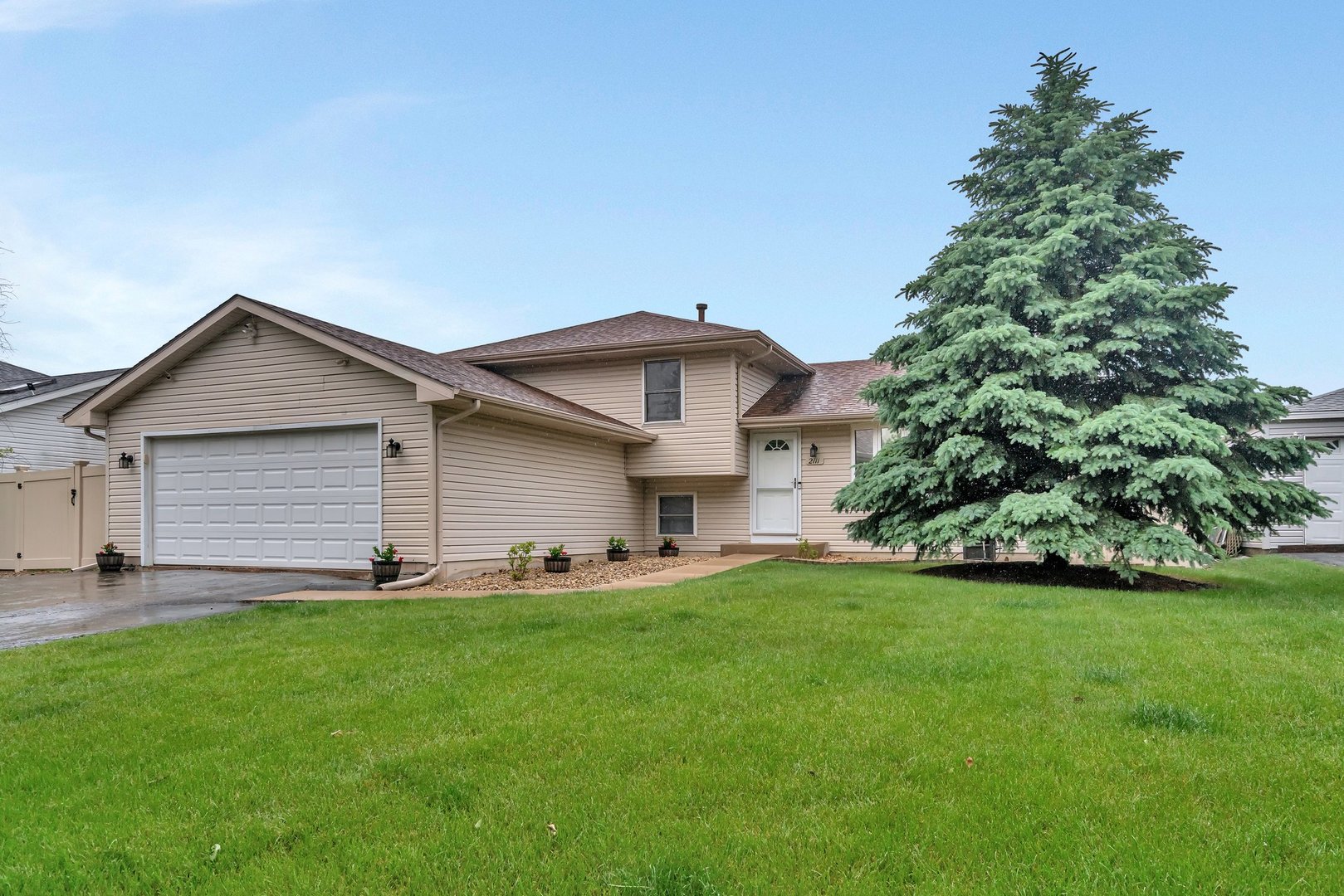 2111 Hastings Drive Property Photo 1