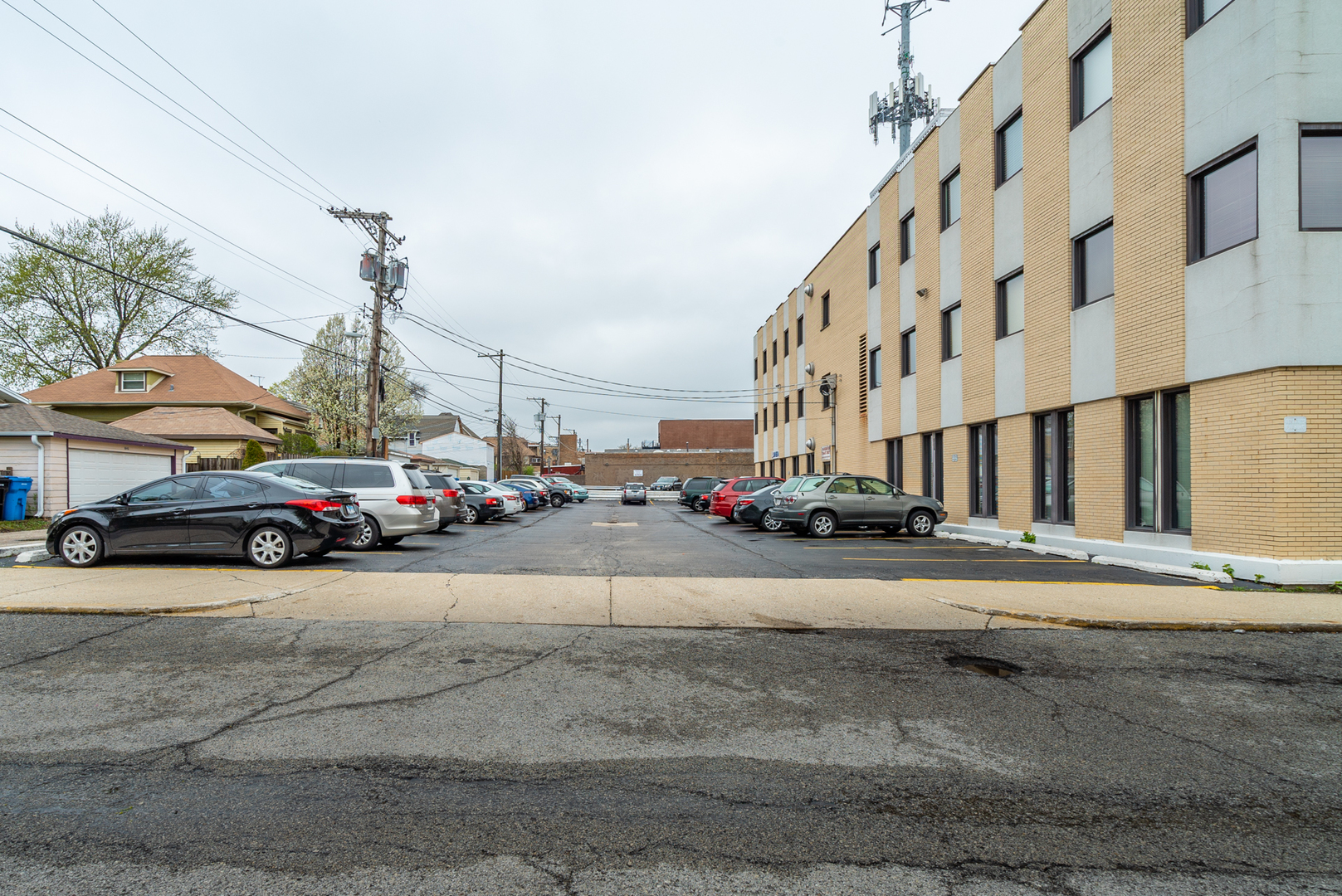 6650 N Northwest Highway Property Photo 4