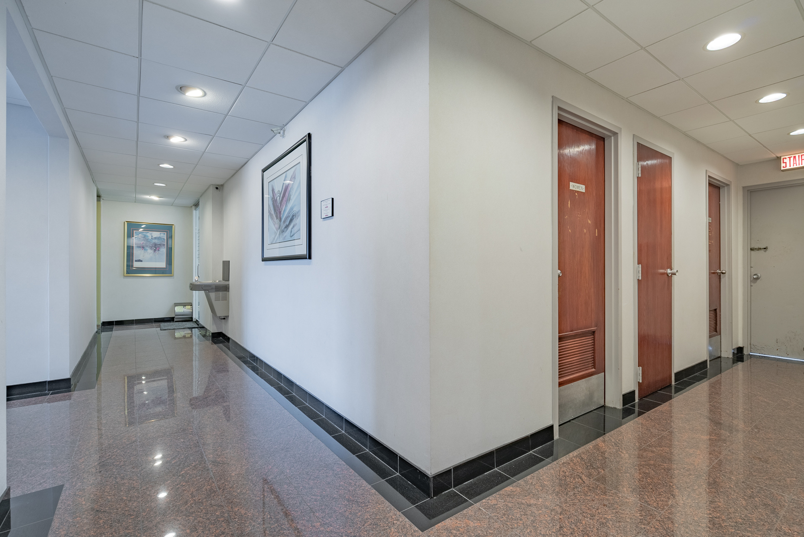 6650 N Northwest Highway Property Photo 9