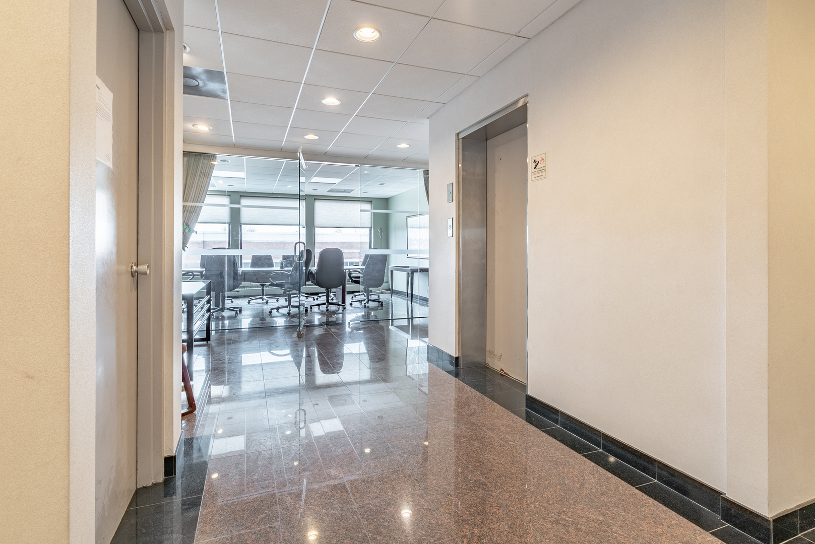 6650 N Northwest Highway Property Photo 23