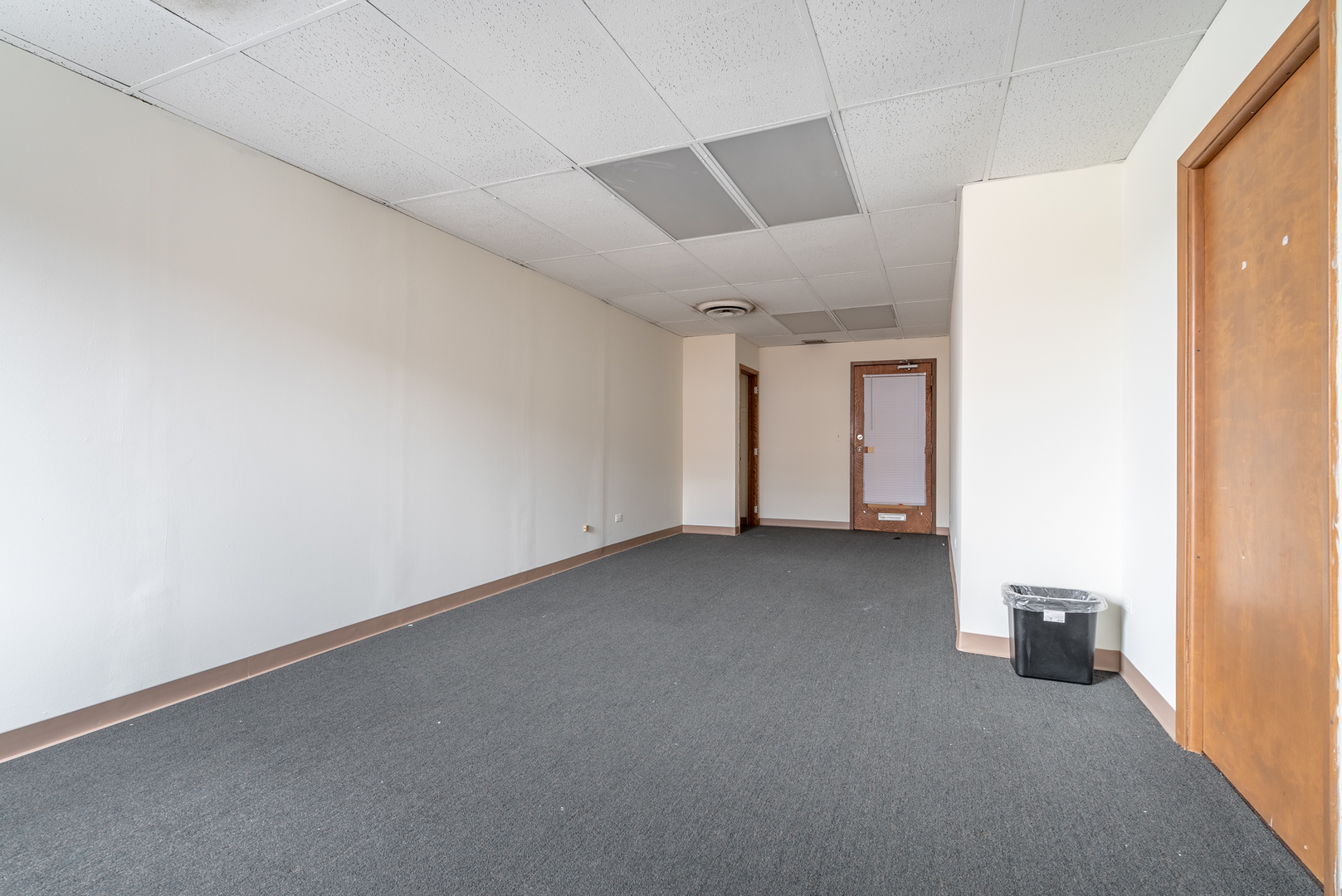 6650 N Northwest Highway Property Photo 28