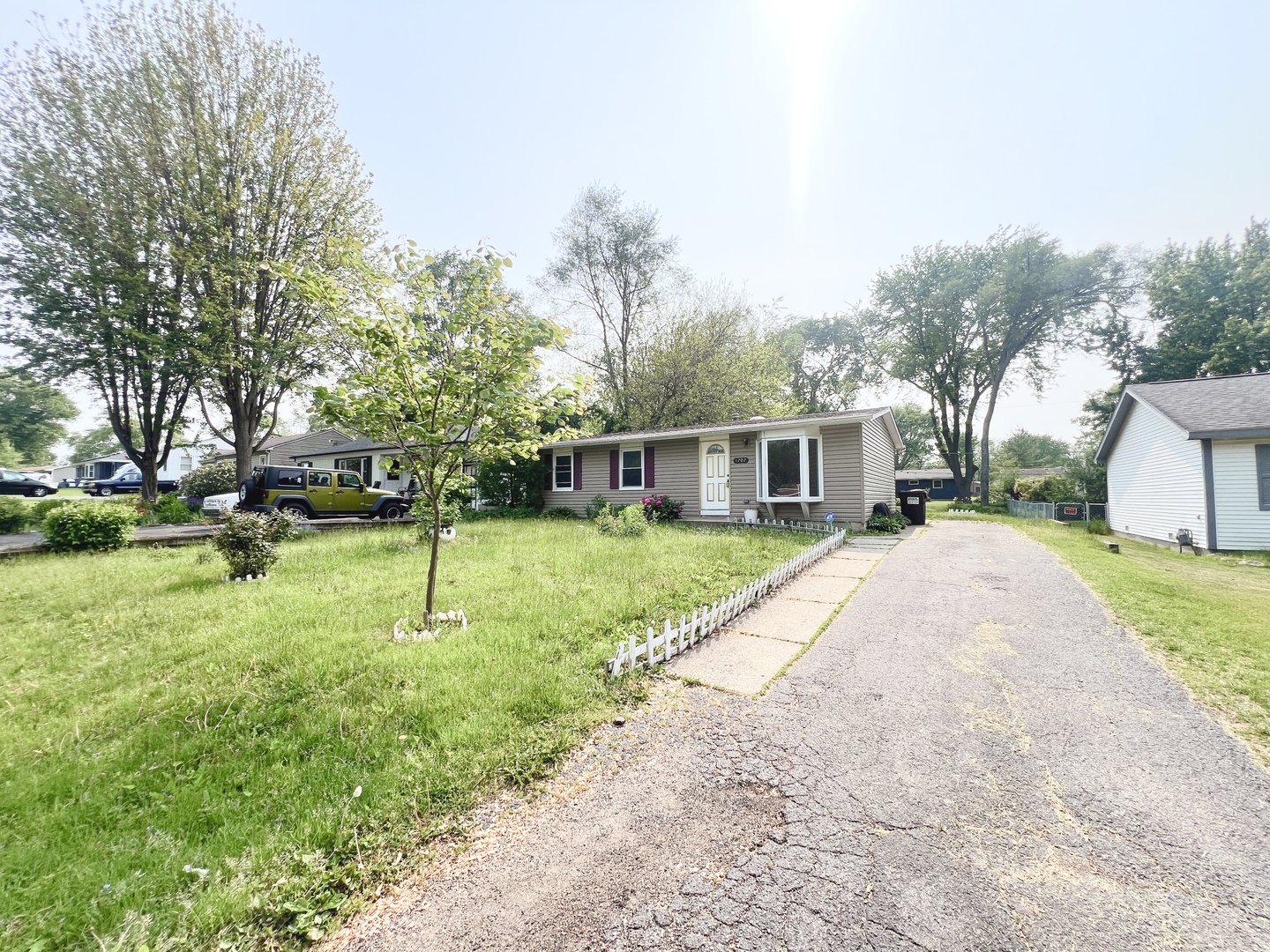 1707 N Highview Ave Property Photo 1