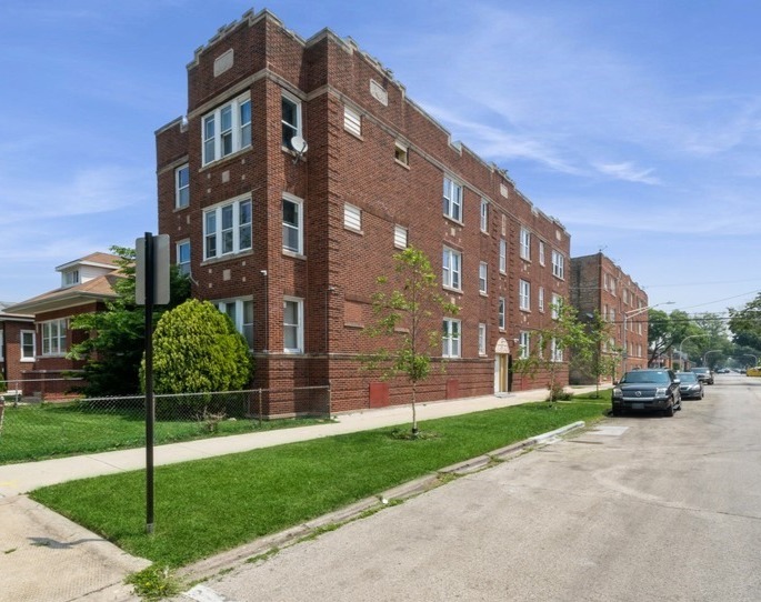 1818 W 78th Street Property Photo 1