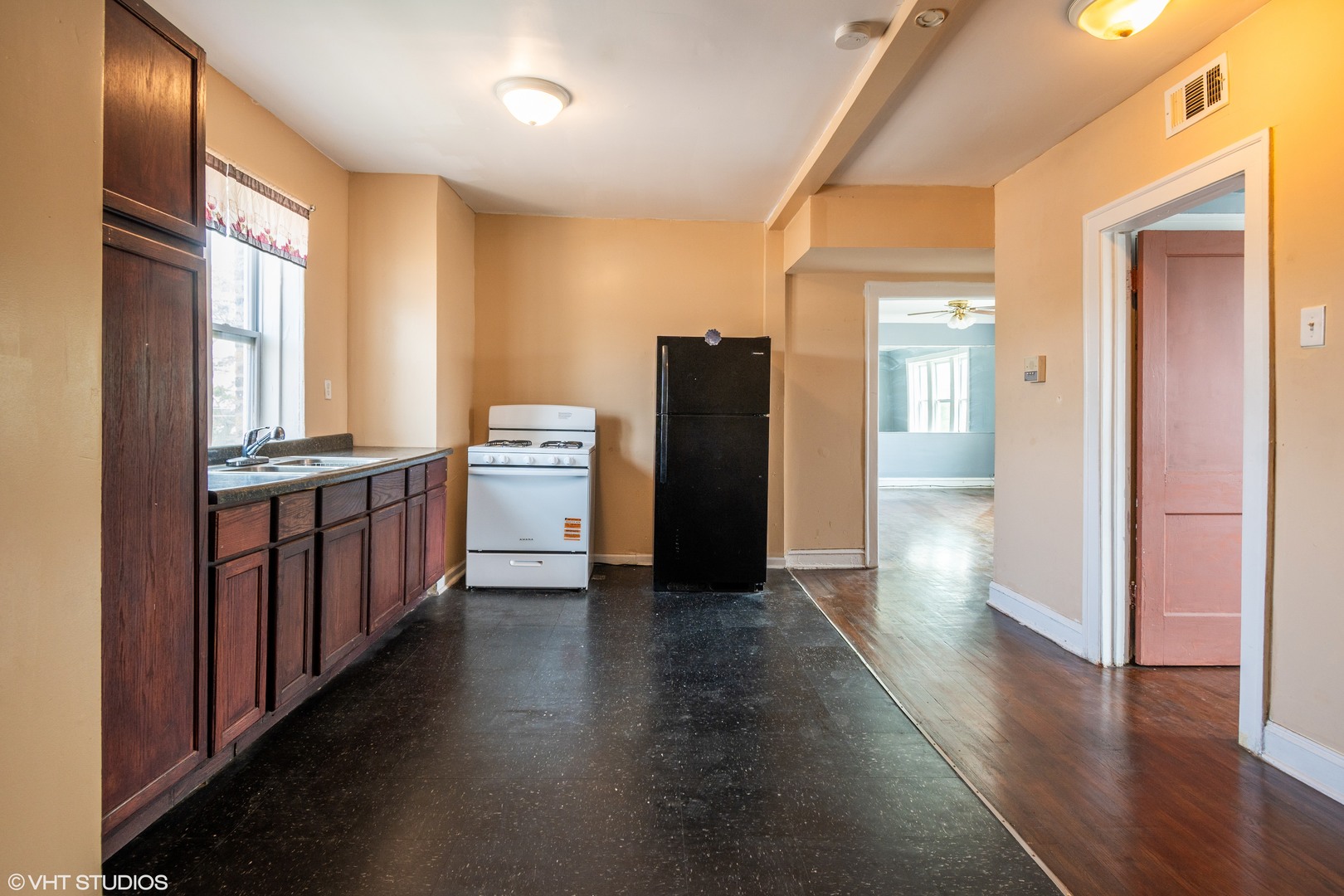 1818 W 78th Street Property Photo 11