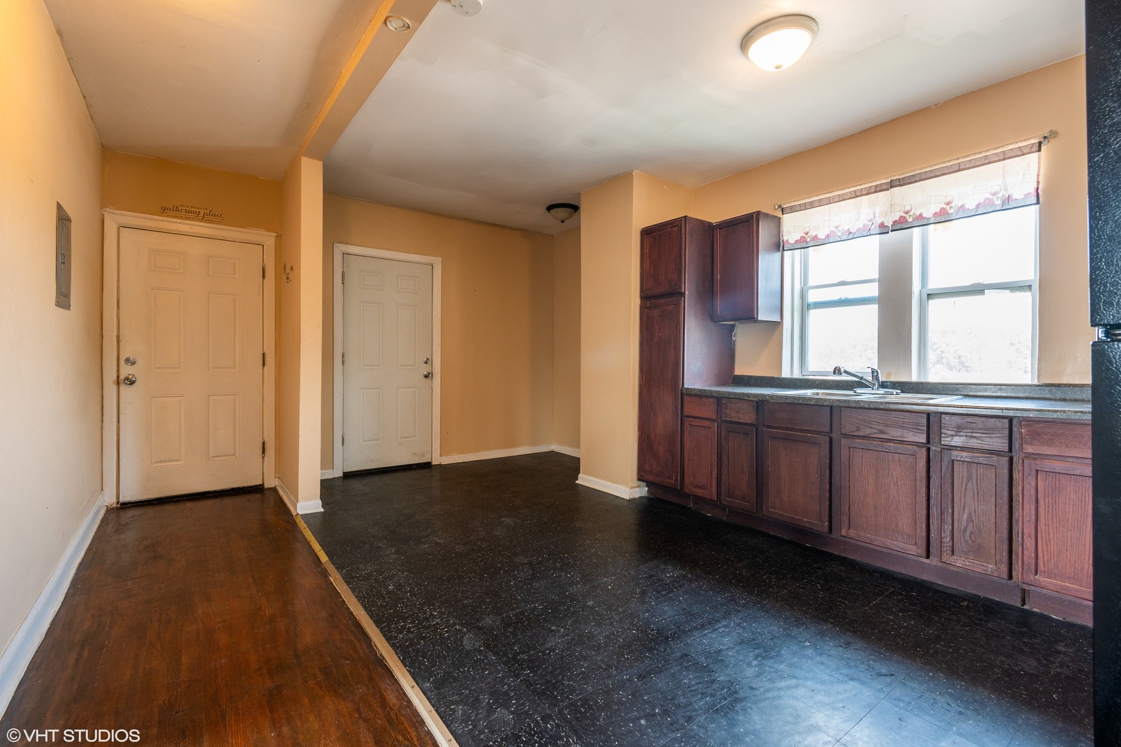 1818 W 78th Street Property Photo 12
