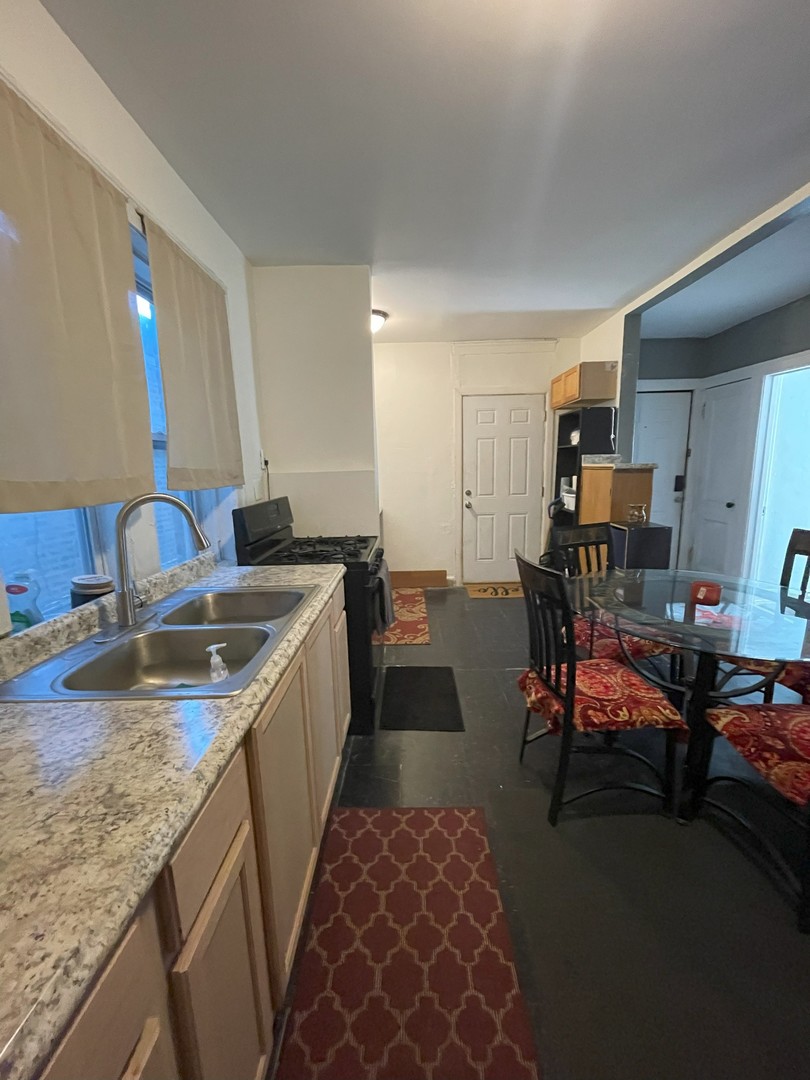 1818 W 78th Street Property Photo 14