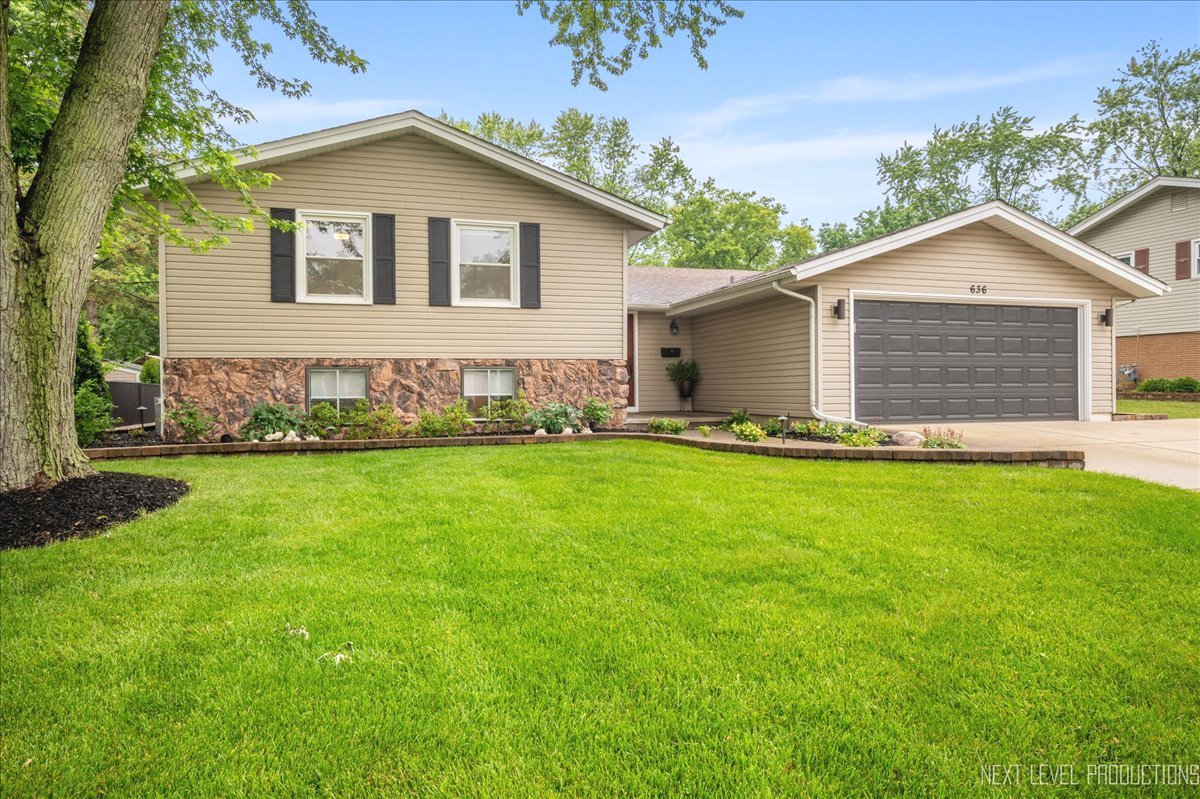636 Cambridge Drive Property Photo 1