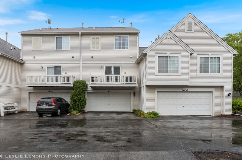 2402 Oakfield Court Property Photo 2