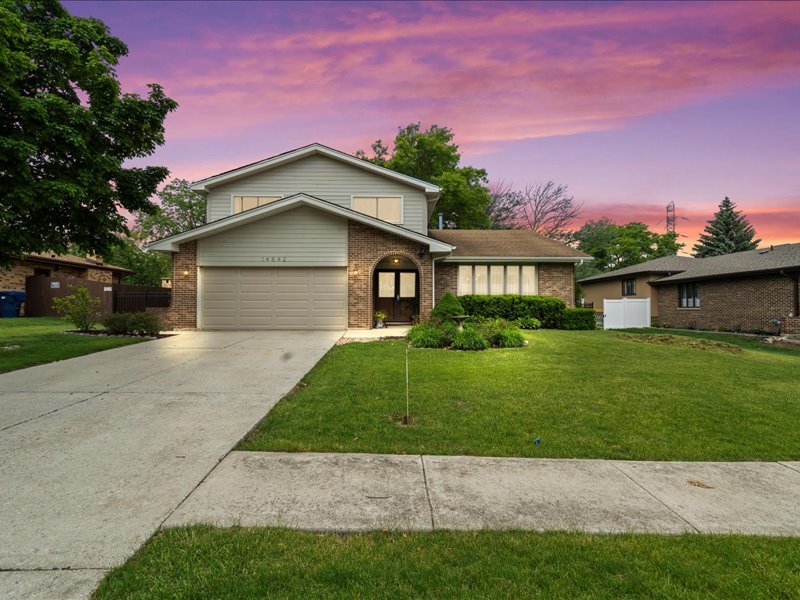 14542 S Mustang Drive Property Photo 1
