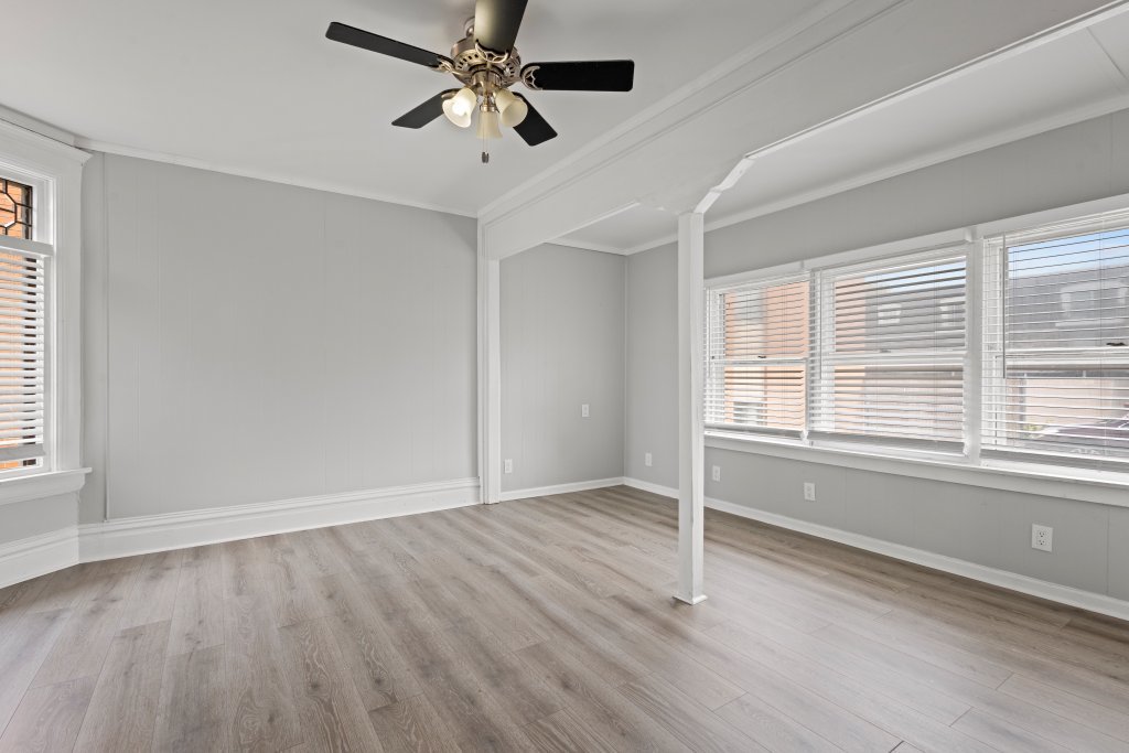 450 W Galena Boulevard Property Photo 13
