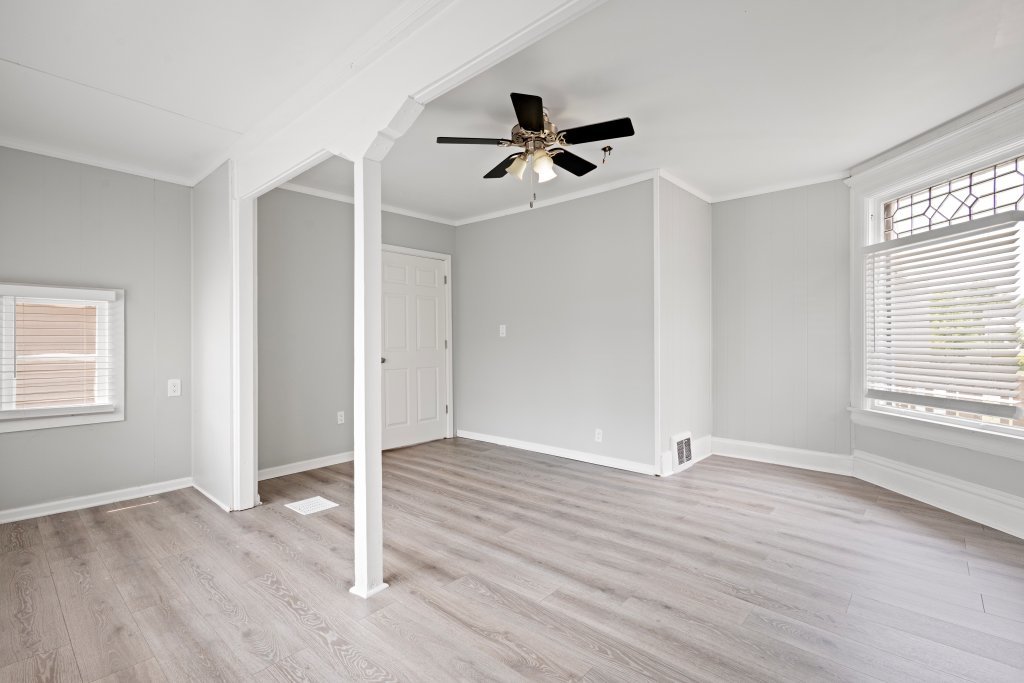 450 W Galena Boulevard Property Photo 14