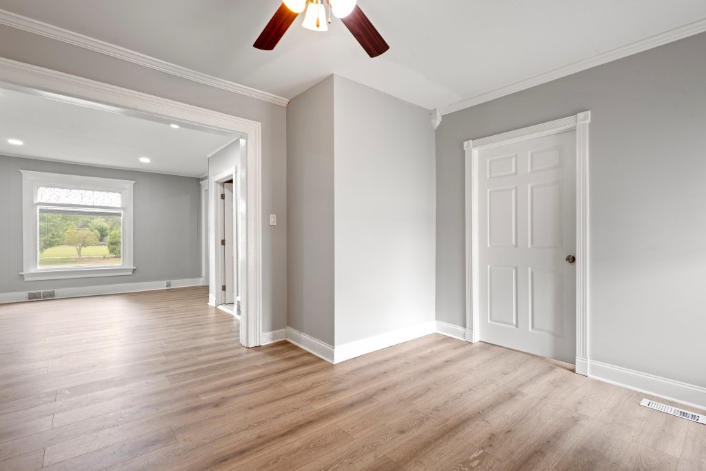 450 W Galena Boulevard Property Photo 17