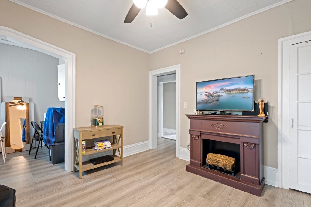 450 W Galena Boulevard Property Photo 29