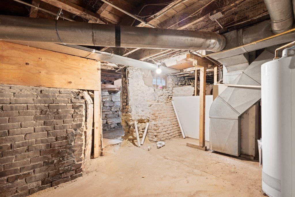 450 W Galena Boulevard Property Photo 31