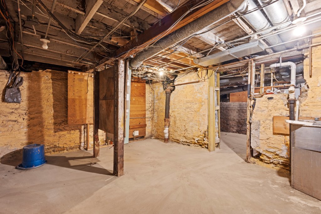 450 W Galena Boulevard Property Photo 33