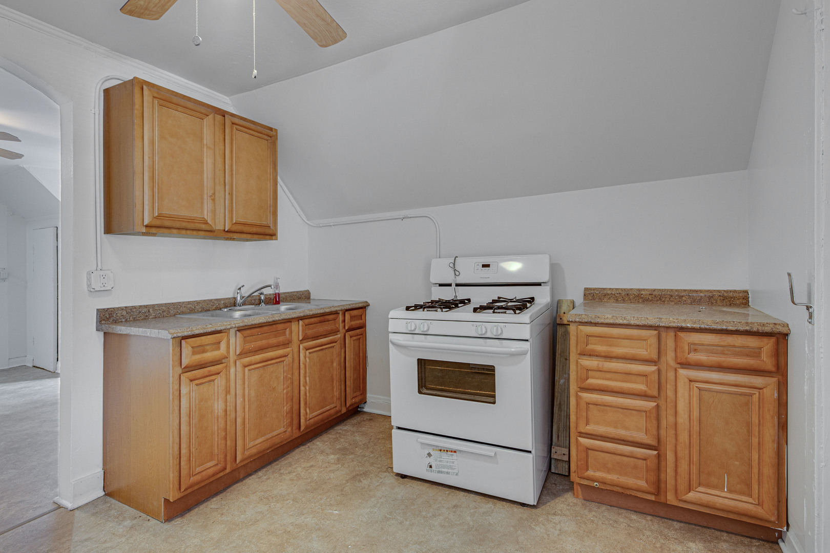 3916 N Ashland Avenue Property Photo 12