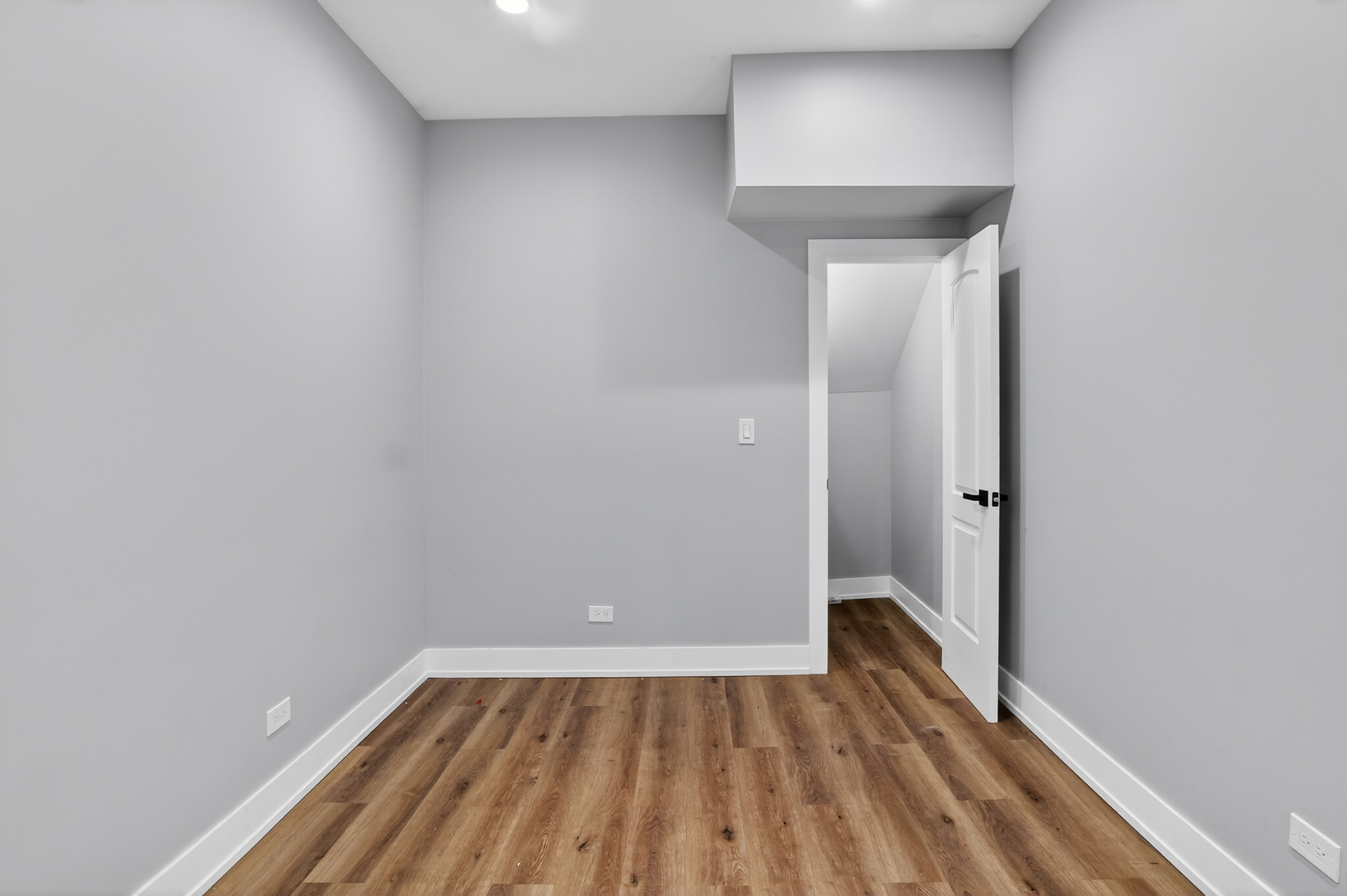 7843 S Marquette Avenue Property Photo 11