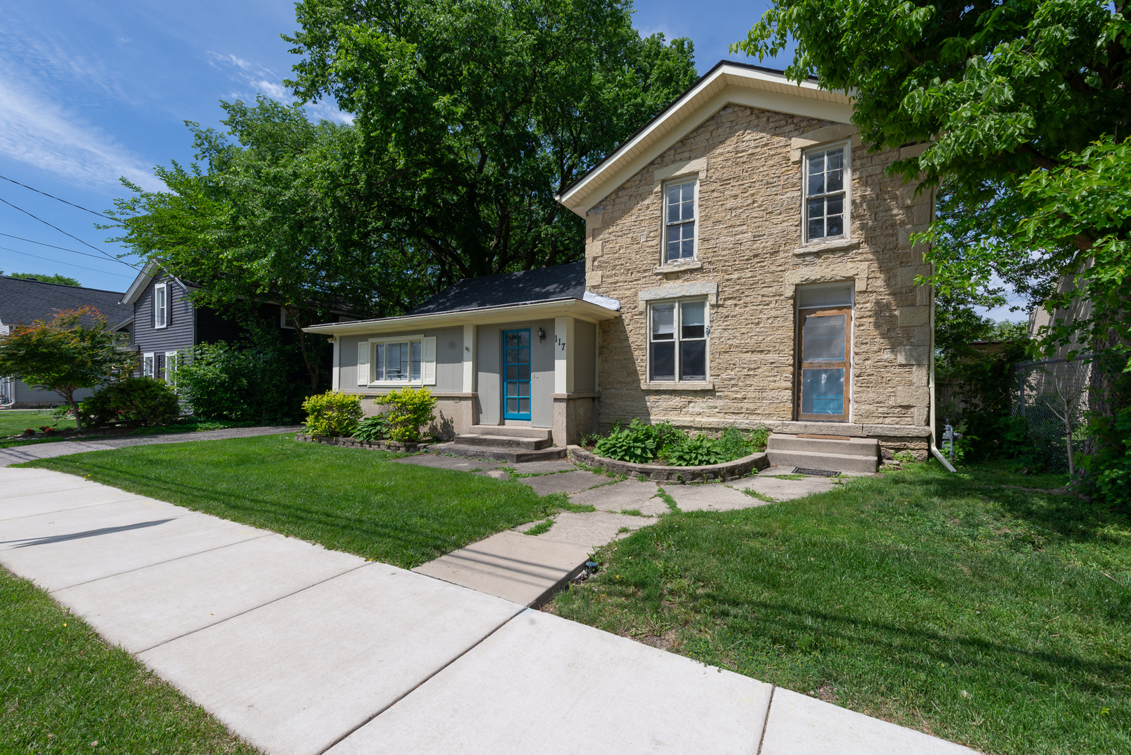 117 S Prairie Street Property Photo 1