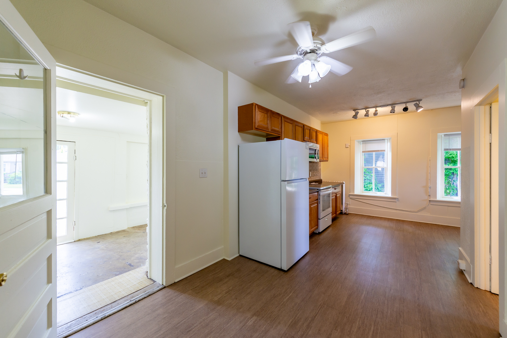117 S Prairie Street Property Photo 7