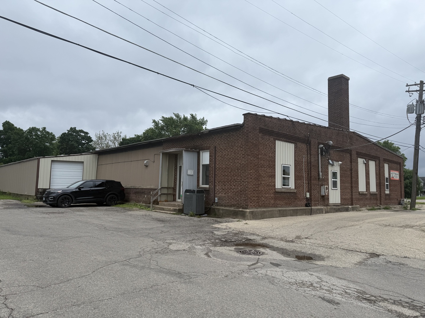 107 E Harrison St Property Photo 2