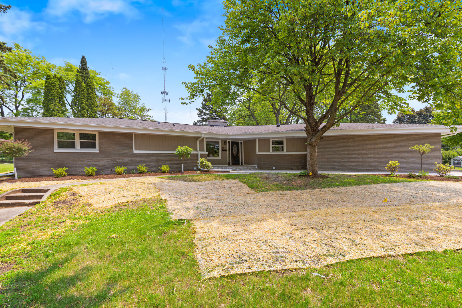 1015 Arden Avenue Property Photo 1