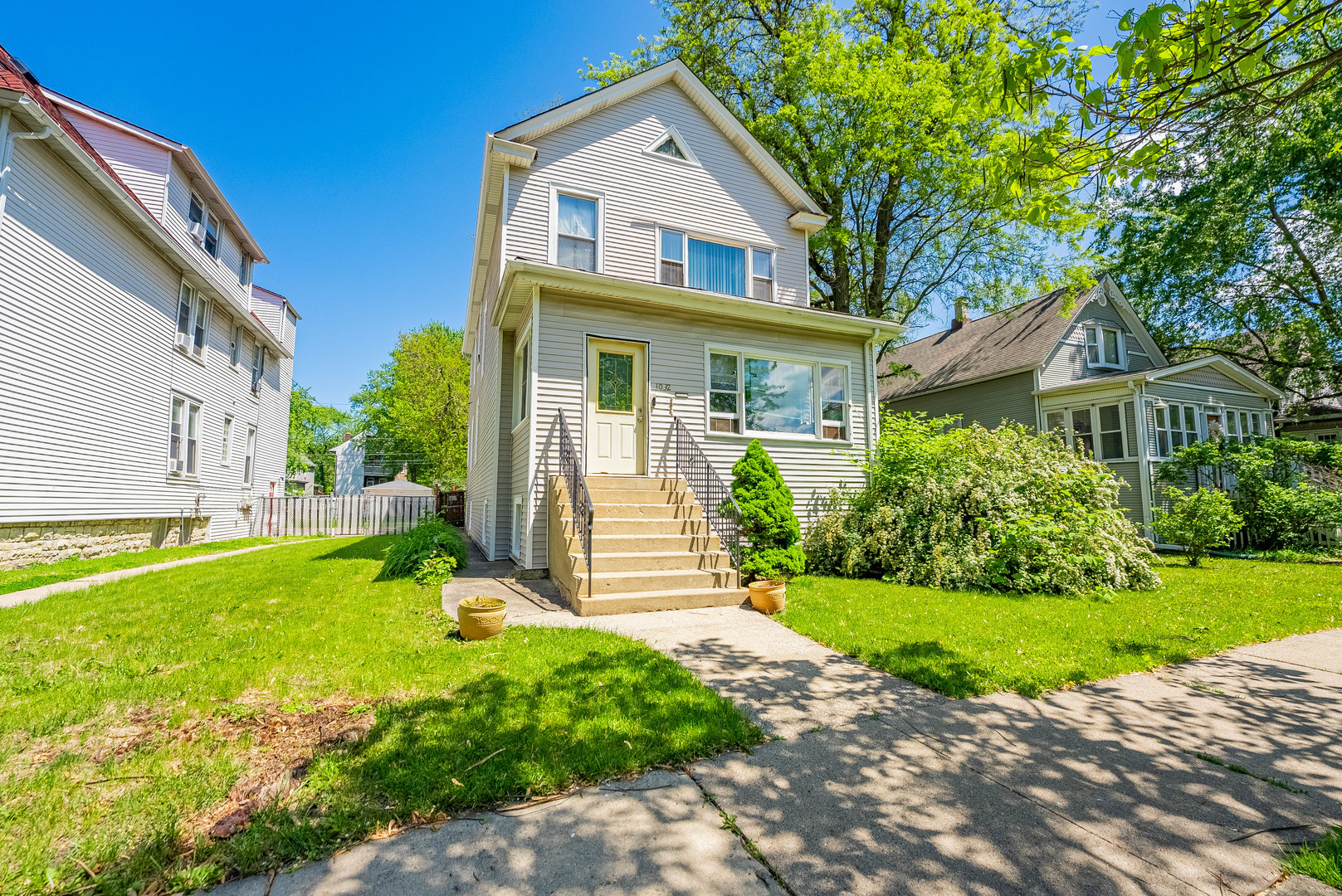 1032 S Maple Avenue Property Photo 1