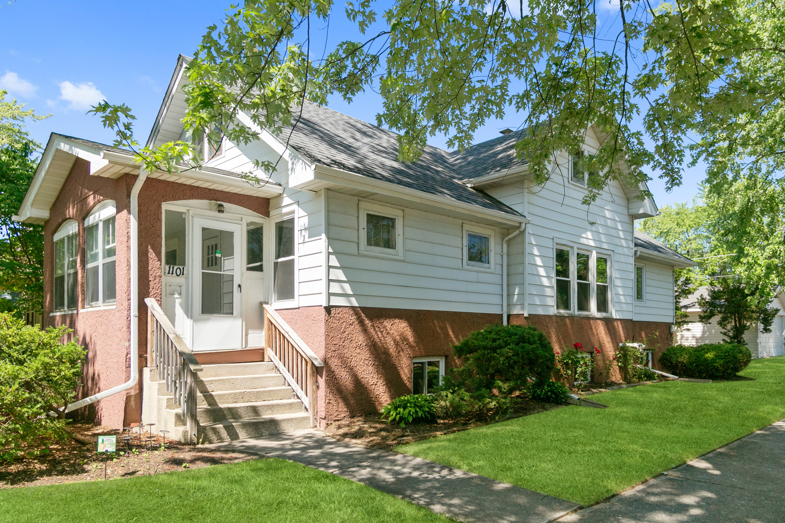 1101 N Ash Street Property Photo 1